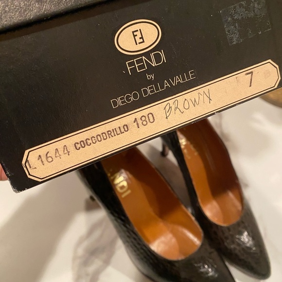 Vintage FENDI crocodile pointed toe heels - Picture 6 of 8